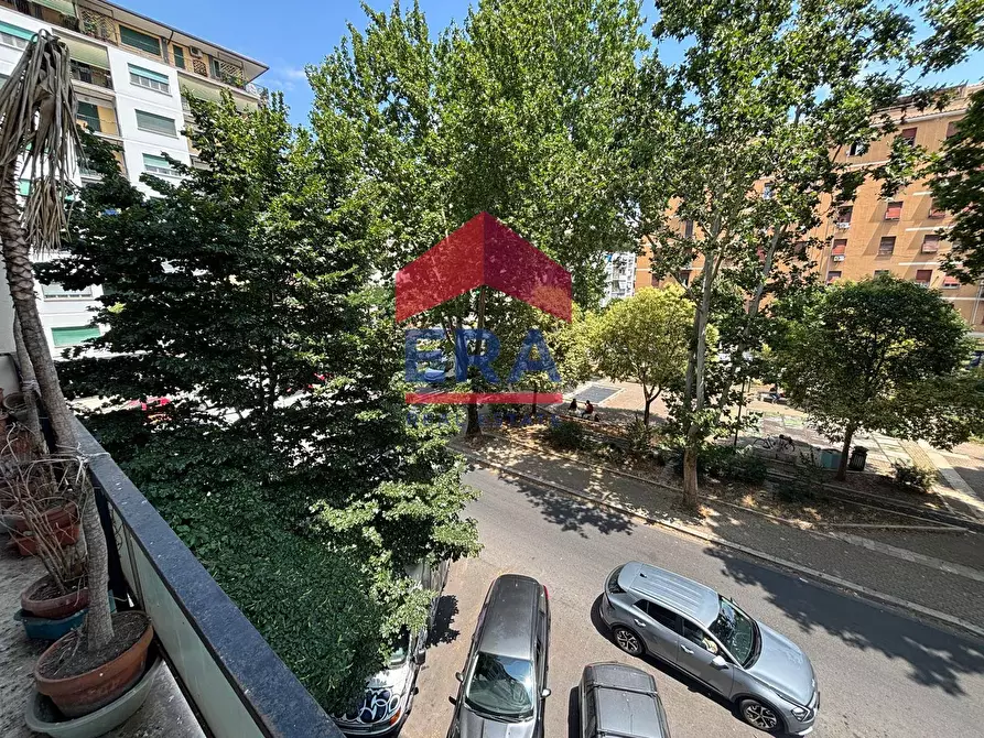 Immagine 2 di Appartamento in vendita  in Piazza Curzio Quinto 35 a Roma