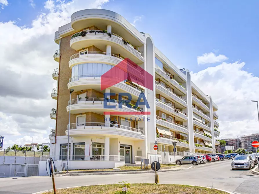 Immagine 1 di Appartamento in vendita  in Via Augusto Imperatore 34 a Pomezia