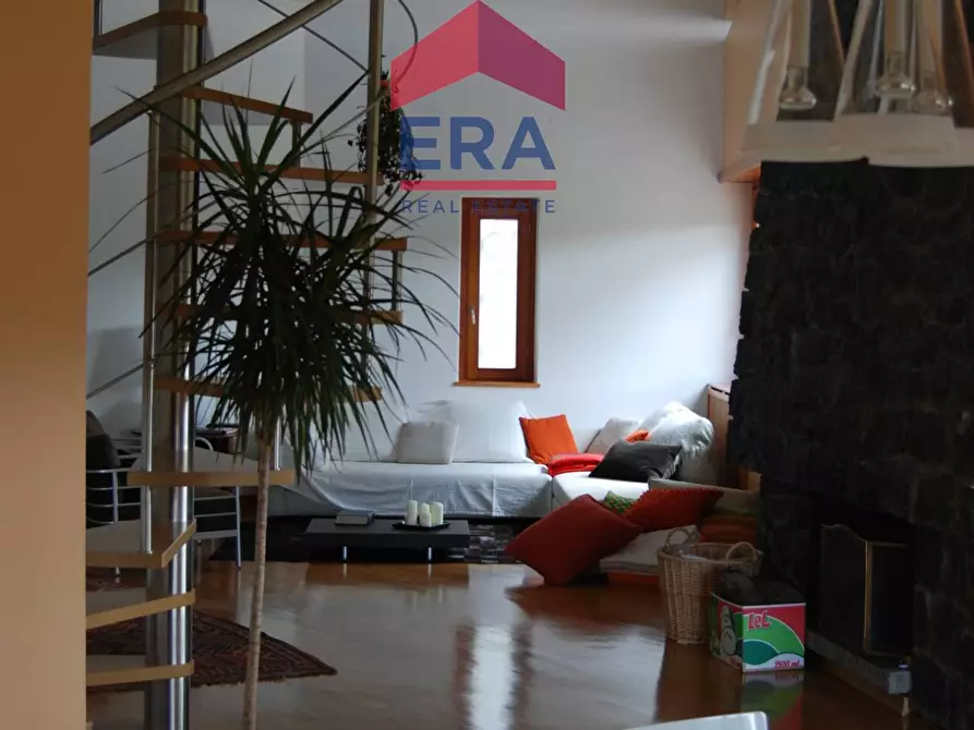 Immagine 4 di Villa in vendita  in Via Di Vallerano 112 a Roma