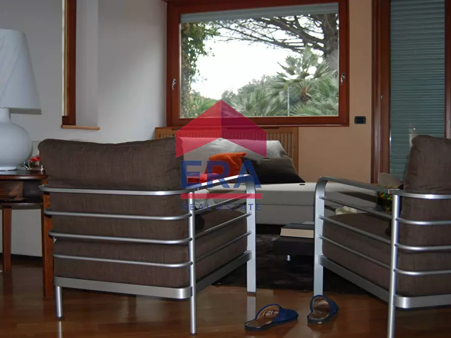 Immagine 6 di Villa in vendita  in Via Di Vallerano 112 a Roma