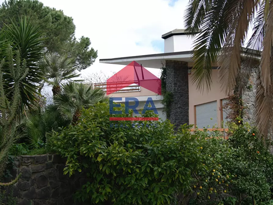 Immagine 11 di Villa in vendita  in Via Di Vallerano 112 a Roma