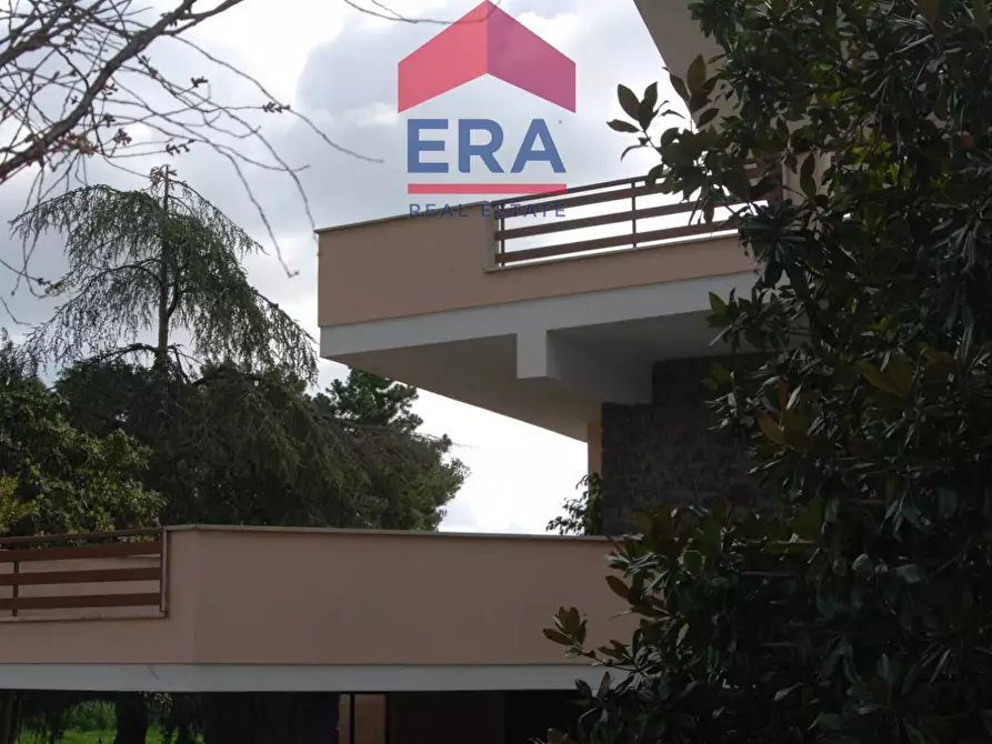 Immagine 16 di Villa in vendita  in Via Di Vallerano 112 a Roma