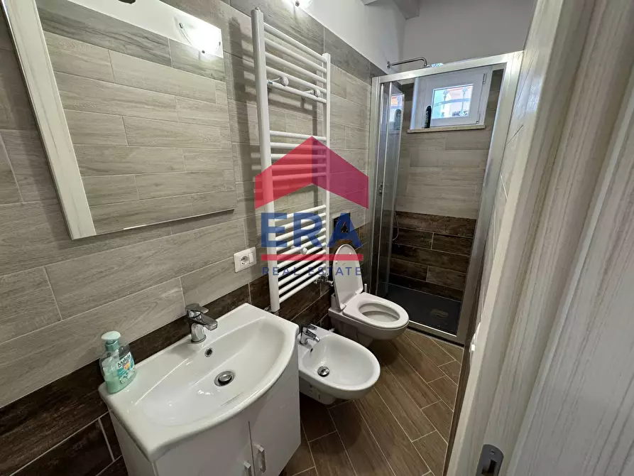 Immagine 10 di Magazzino in vendita  in Viale Della Pesca 30 a Fiumicino