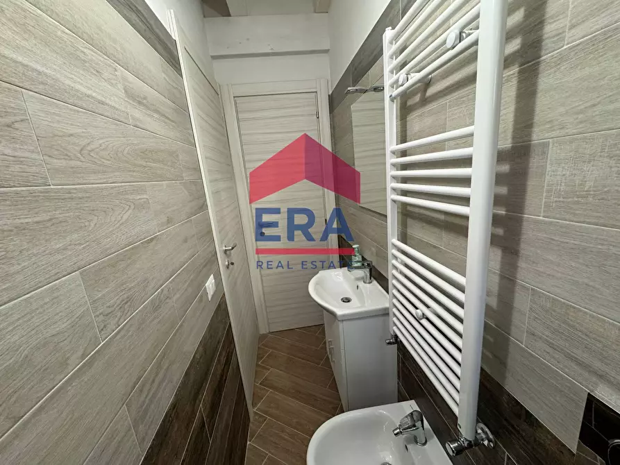 Immagine 13 di Magazzino in vendita  in Viale Della Pesca 30 a Fiumicino