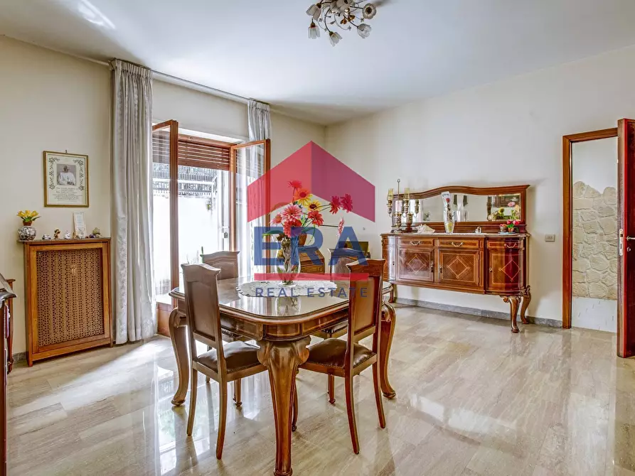 Immagine 2 di Appartamento in vendita  in Via Enrico Fermi 49 a Roma