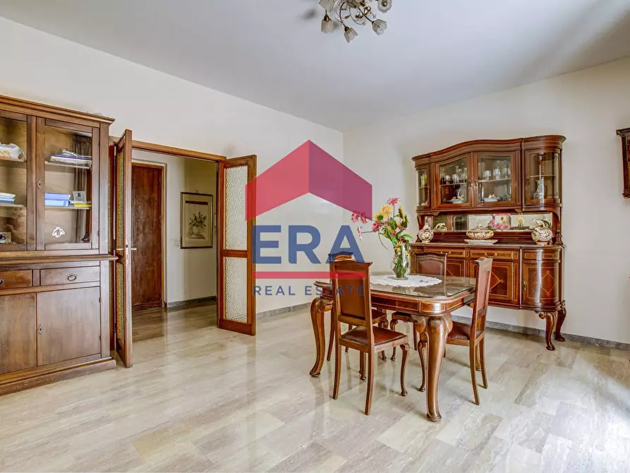 Immagine 8 di Appartamento in vendita  in Via Enrico Fermi 49 a Roma