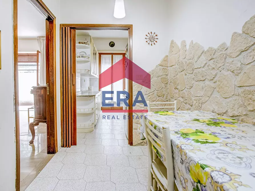 Immagine 17 di Appartamento in vendita  in Via Enrico Fermi 49 a Roma