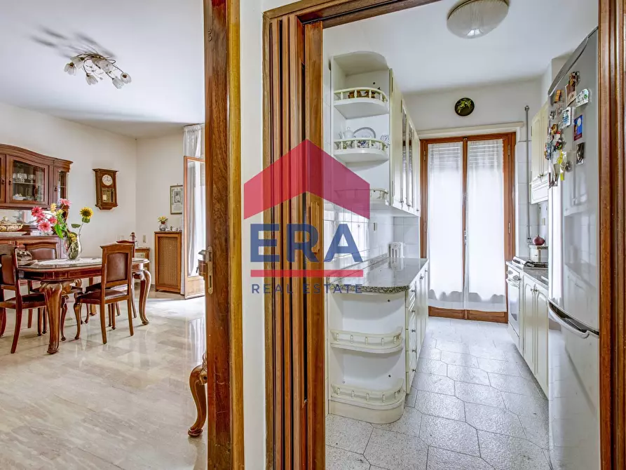 Immagine 14 di Appartamento in vendita  in Via Enrico Fermi 49 a Roma