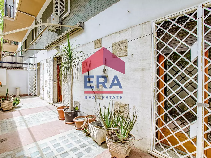 Immagine 21 di Appartamento in vendita  in Via Enrico Fermi 49 a Roma