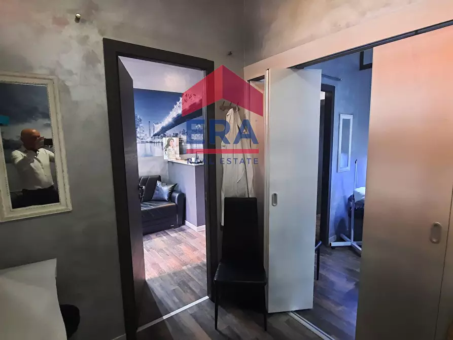 Immagine 16 di Locale commerciale in vendita  in Via Sestio Calvino a Roma