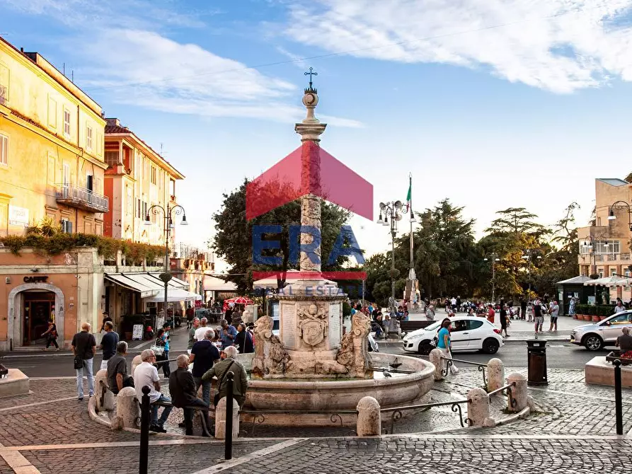Immagine 5 di Attività commerciale in vendita  a Genzano Di Roma