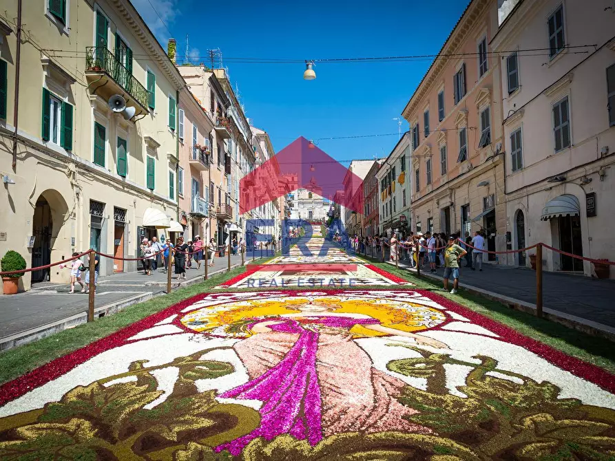 Immagine 8 di Attività commerciale in vendita  a Genzano Di Roma