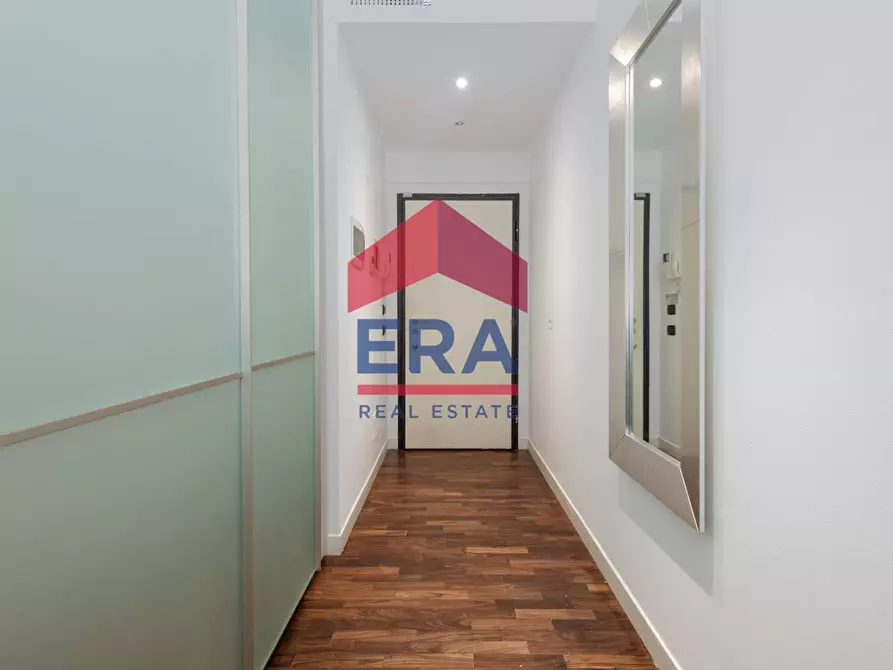 Immagine 9 di Appartamento in vendita  in Galleria De Cristoforis 3 a Milano