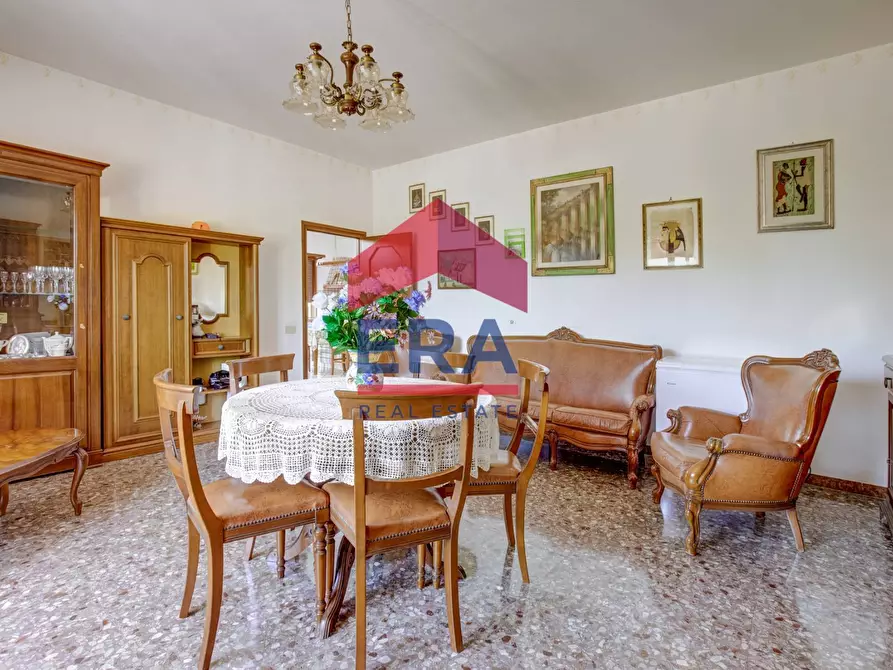 Immagine 13 di Villa in vendita  in Via E.Torricelli 6 a Pomezia