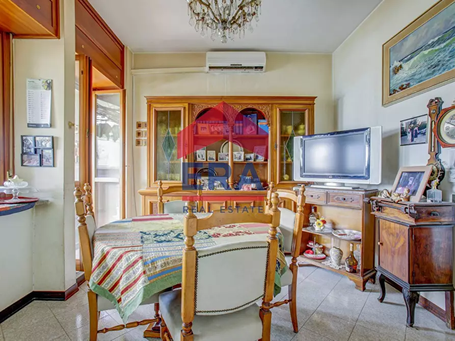 Immagine 6 di Appartamento in vendita  in Via Paolo Barison 84 a Roma