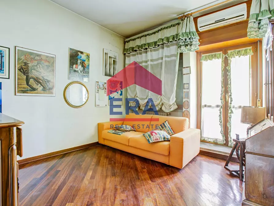 Immagine 14 di Appartamento in vendita  in Via Paolo Barison 84 a Roma