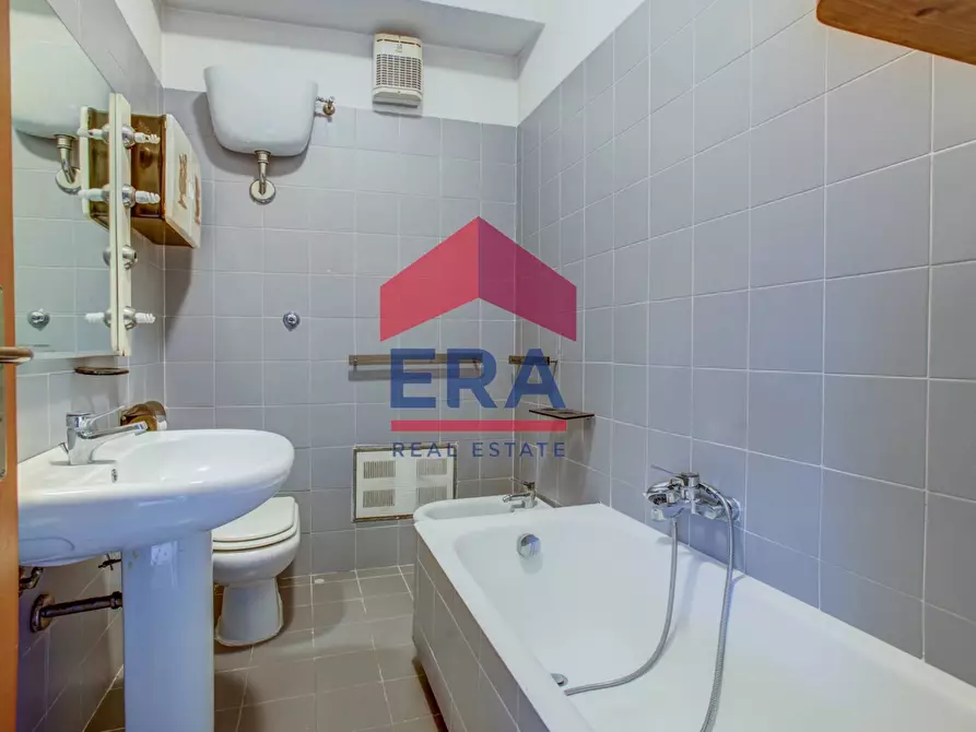 Immagine 17 di Appartamento in vendita  in Via Paolo Barison 84 a Roma