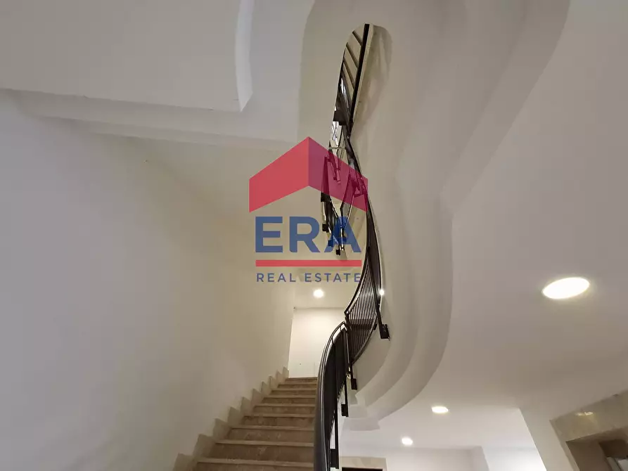 Immagine 7 di Appartamento in vendita  in Via Lina Bo Bardi a Roma