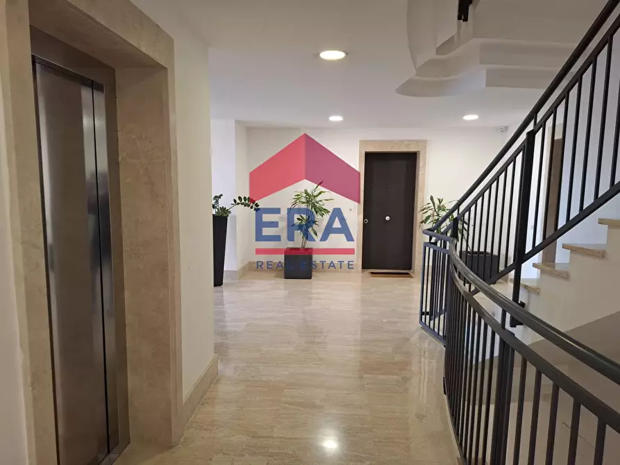 Immagine 9 di Appartamento in vendita  in Via Lina Bo Bardi a Roma