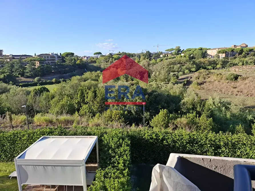 Immagine 4 di Appartamento in vendita  in Via Lina Bo Bardi a Roma