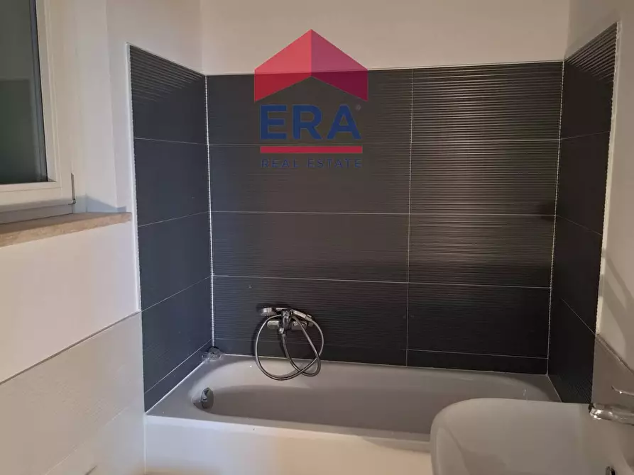 Immagine 25 di Appartamento in vendita  in Via Lina Bo Bardi a Roma