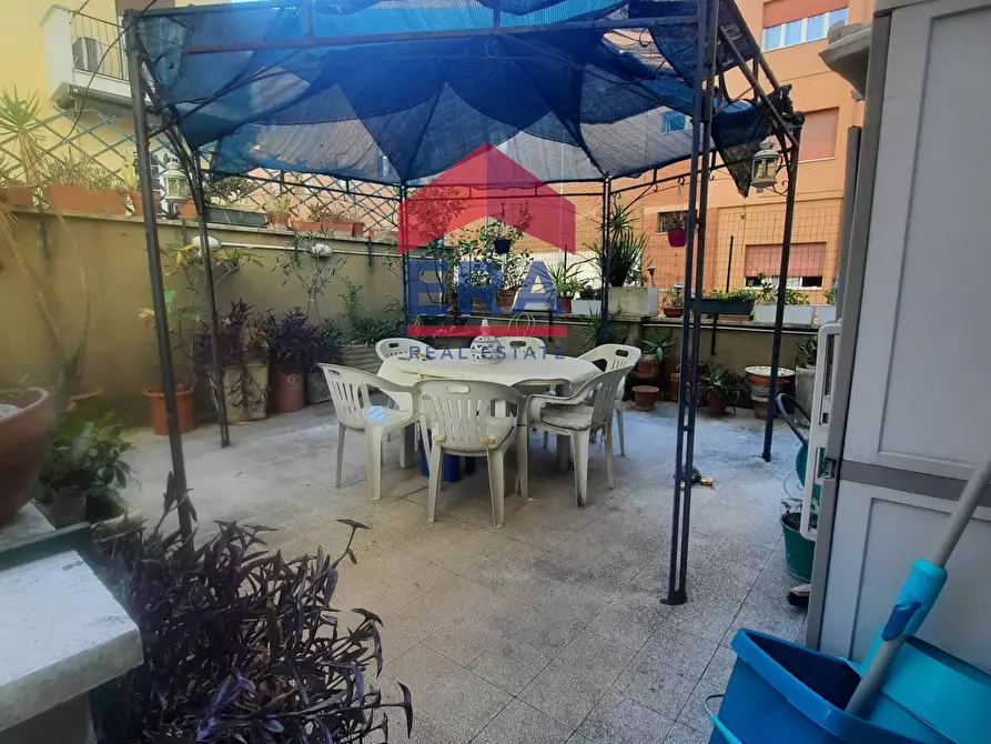 Immagine 2 di Appartamento in vendita  in Via Salento a Roma