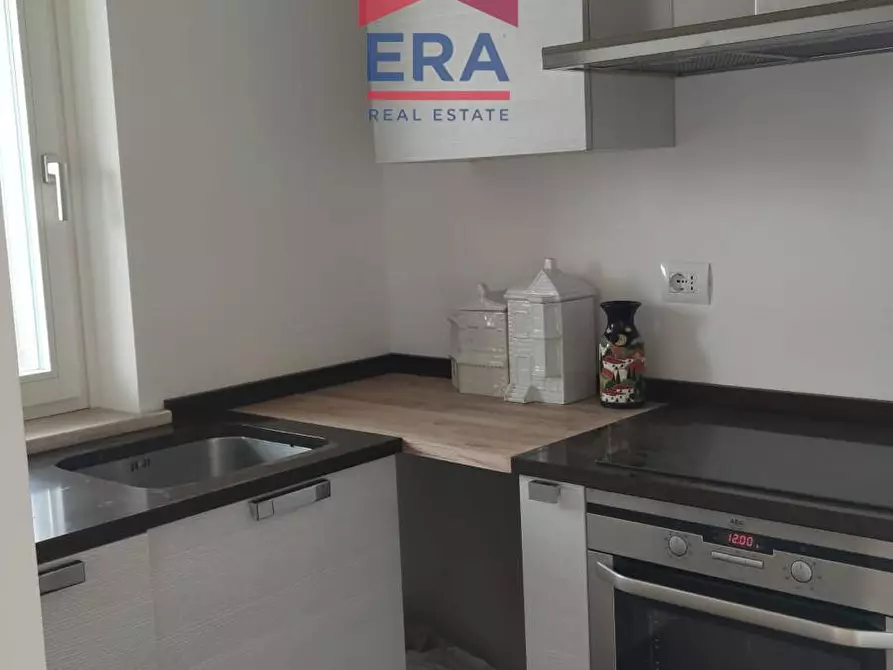 Immagine 15 di Appartamento in vendita  in Via Lina Bo Bardi a Roma