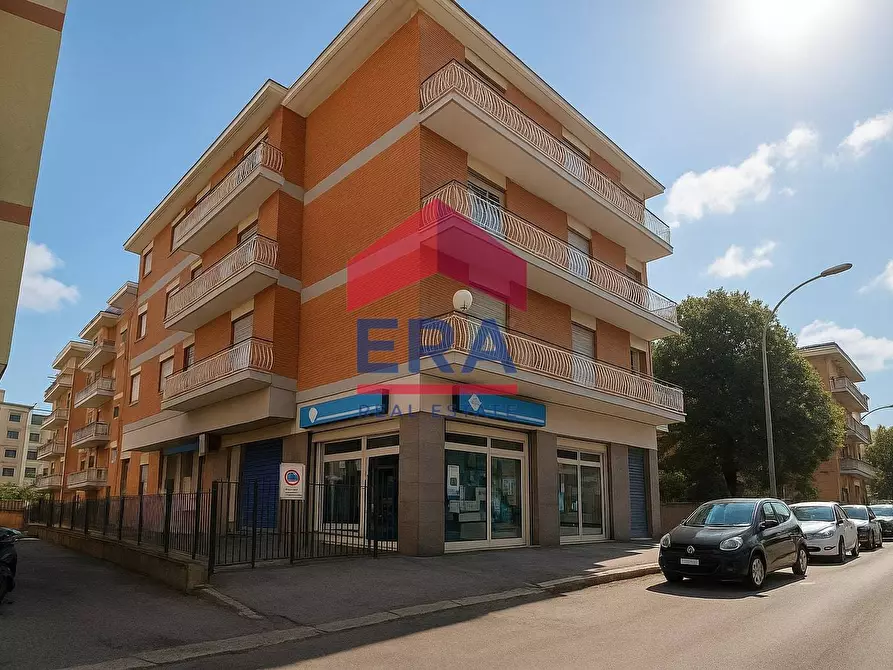 Immagine 3 di Locale commerciale in vendita  in Via Filippo Re 72 a Pomezia