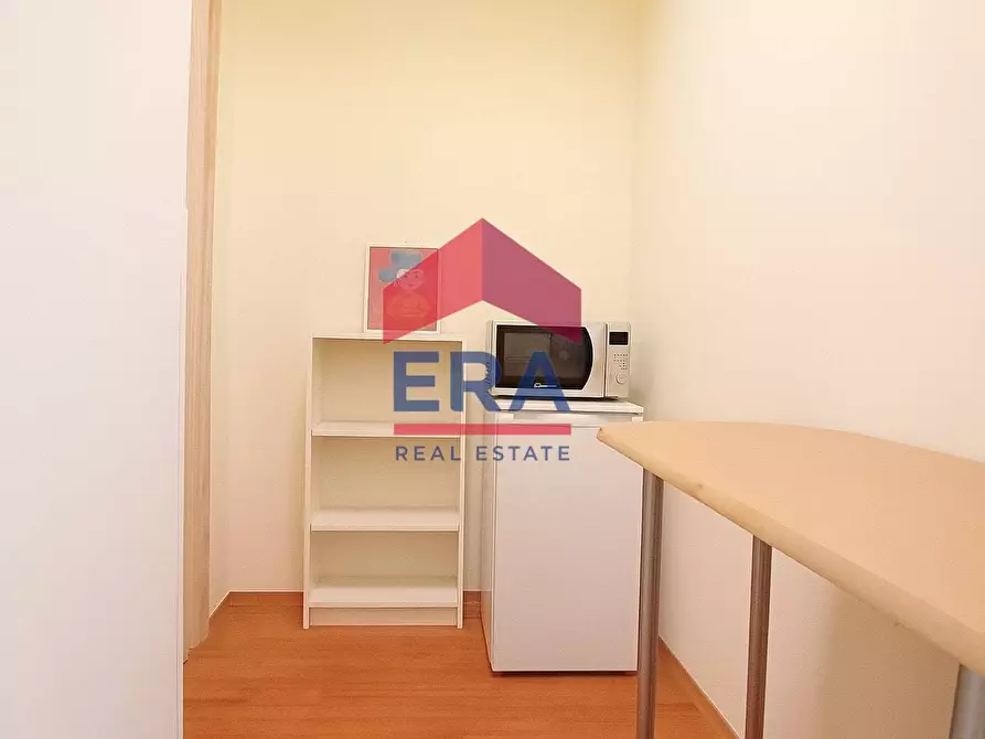 Immagine 13 di Locale commerciale in vendita  in Via Filippo Re 72 a Pomezia