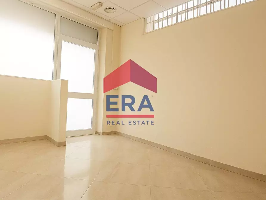 Immagine 17 di Locale commerciale in vendita  in Via Filippo Re 72 a Pomezia