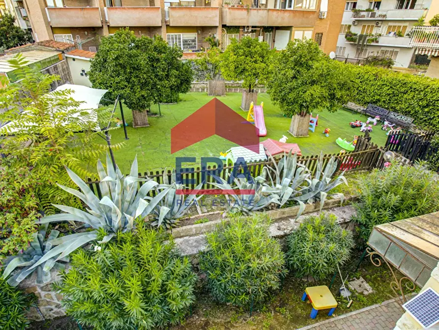 Immagine 13 di Villa in vendita  in Via Monviso 9 a Roma