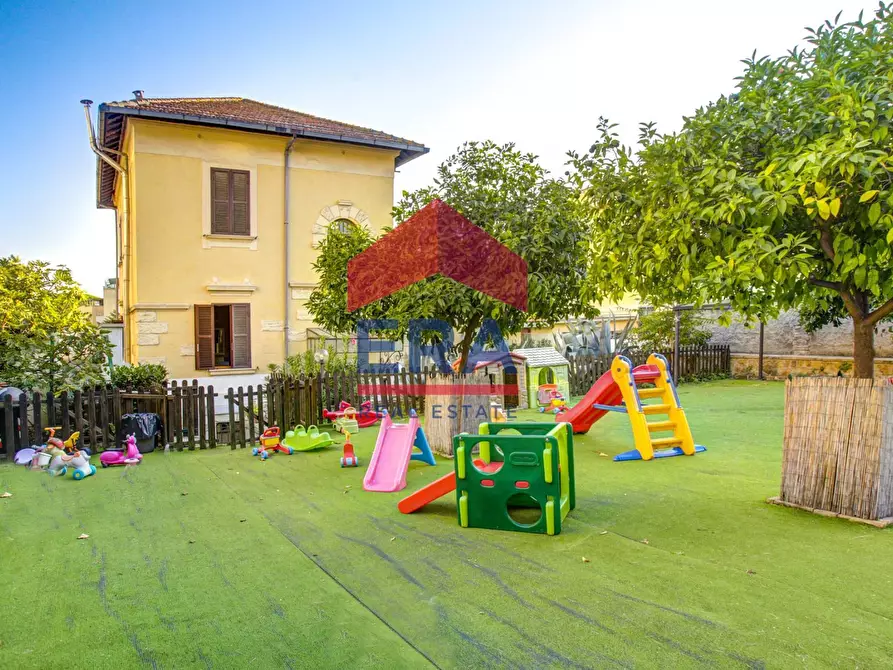 Immagine 14 di Villa in vendita  in Via Monviso 9 a Roma