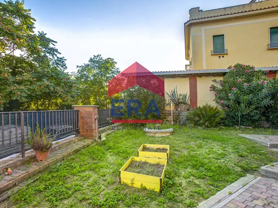 Immagine 18 di Villa in vendita  in Via Monviso 9 a Roma