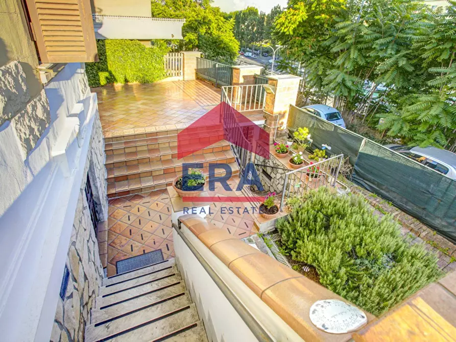 Immagine 20 di Villa in vendita  in Via Monviso 9 a Roma