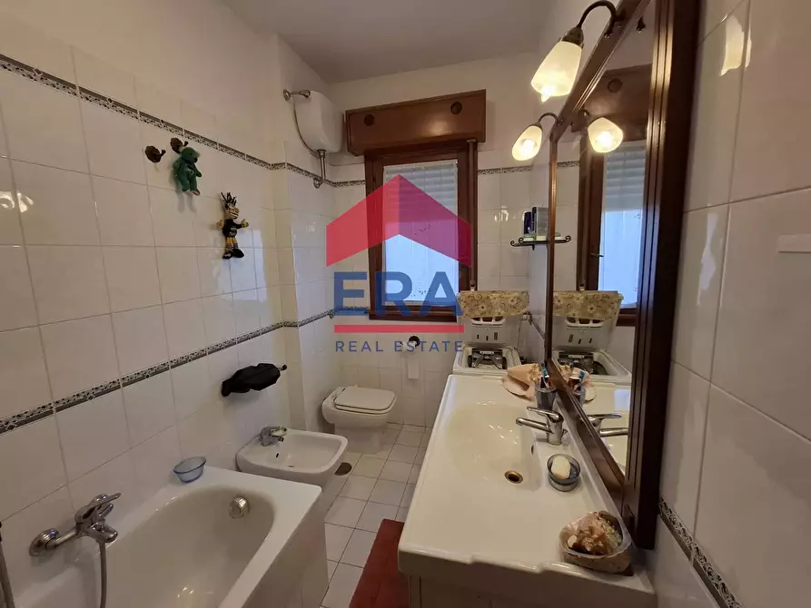 Immagine 3 di Appartamento in vendita  a Roma