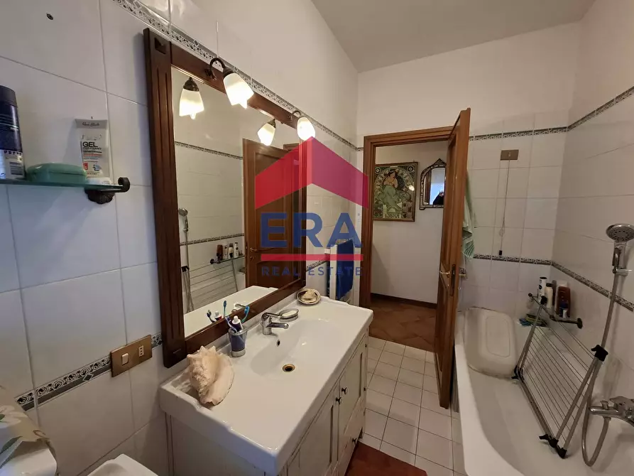 Immagine 5 di Appartamento in vendita  a Roma