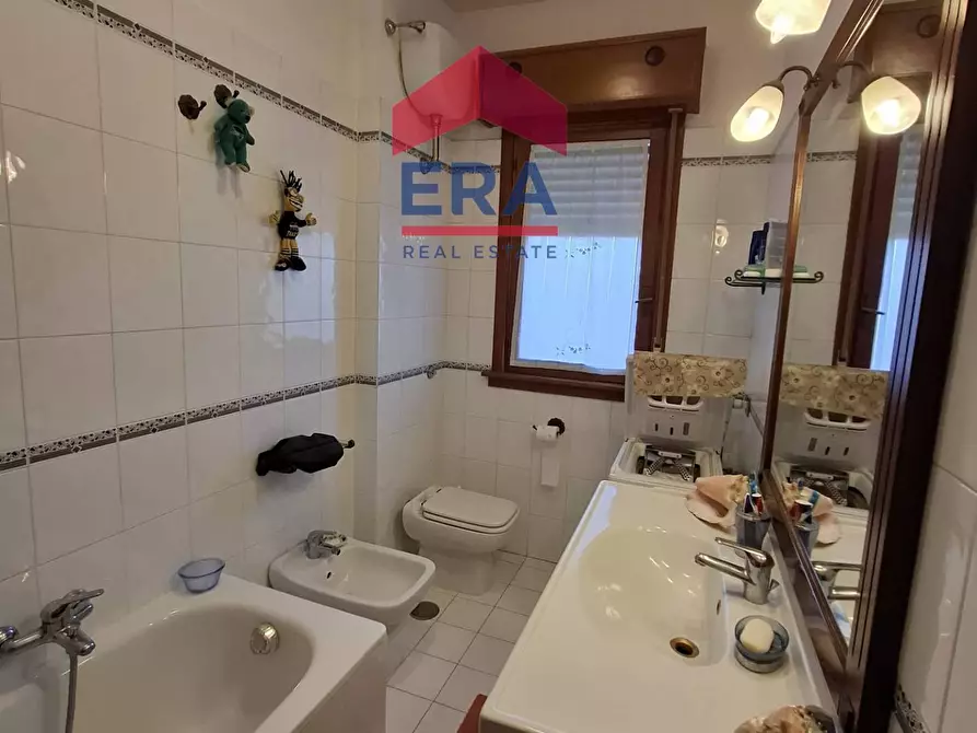 Immagine 6 di Appartamento in vendita  a Roma