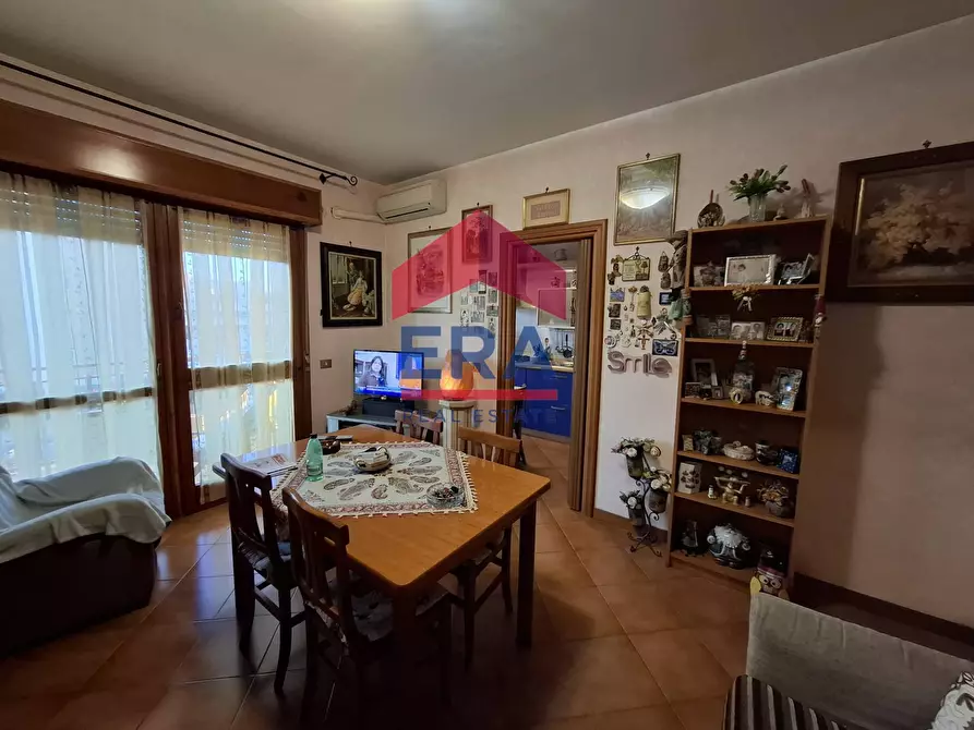 Immagine 15 di Appartamento in vendita  a Roma