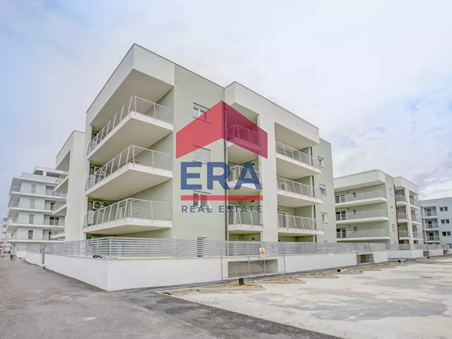 Immagine 1 di Appartamento in vendita  in VIA DI PRATICA DI MARE SNC a Pomezia