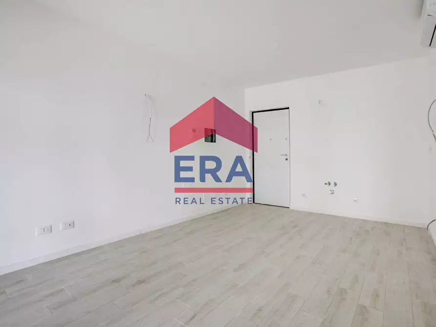 Immagine 7 di Appartamento in vendita  in VIA DI PRATICA DI MARE SNC a Pomezia