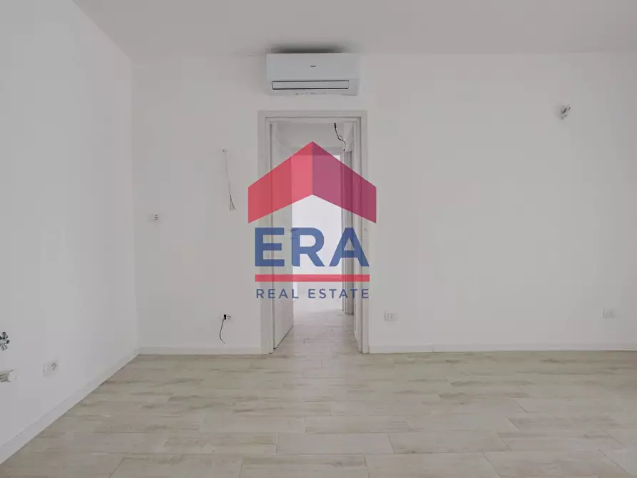 Immagine 9 di Appartamento in vendita  in VIA DI PRATICA DI MARE SNC a Pomezia