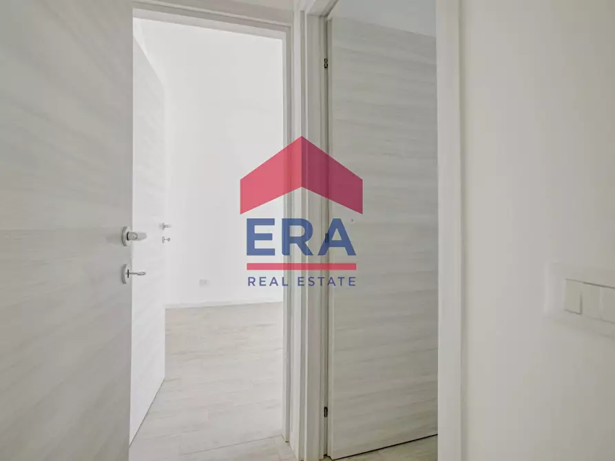 Immagine 10 di Appartamento in vendita  in VIA DI PRATICA DI MARE SNC a Pomezia