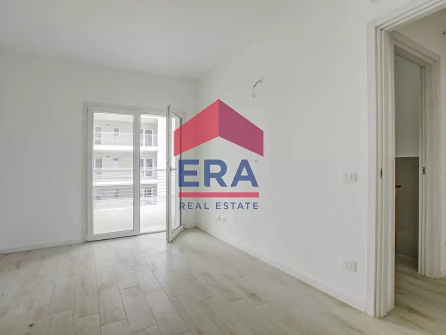 Immagine 11 di Appartamento in vendita  in VIA DI PRATICA DI MARE SNC a Pomezia