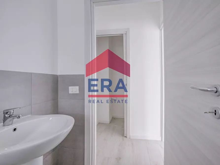 Immagine 16 di Appartamento in vendita  in VIA DI PRATICA DI MARE SNC a Pomezia