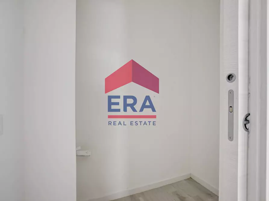 Immagine 18 di Appartamento in vendita  in VIA DI PRATICA DI MARE SNC a Pomezia