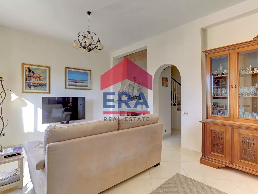 Immagine 5 di Villa in vendita  in Via Garigliano 42 a Ardea