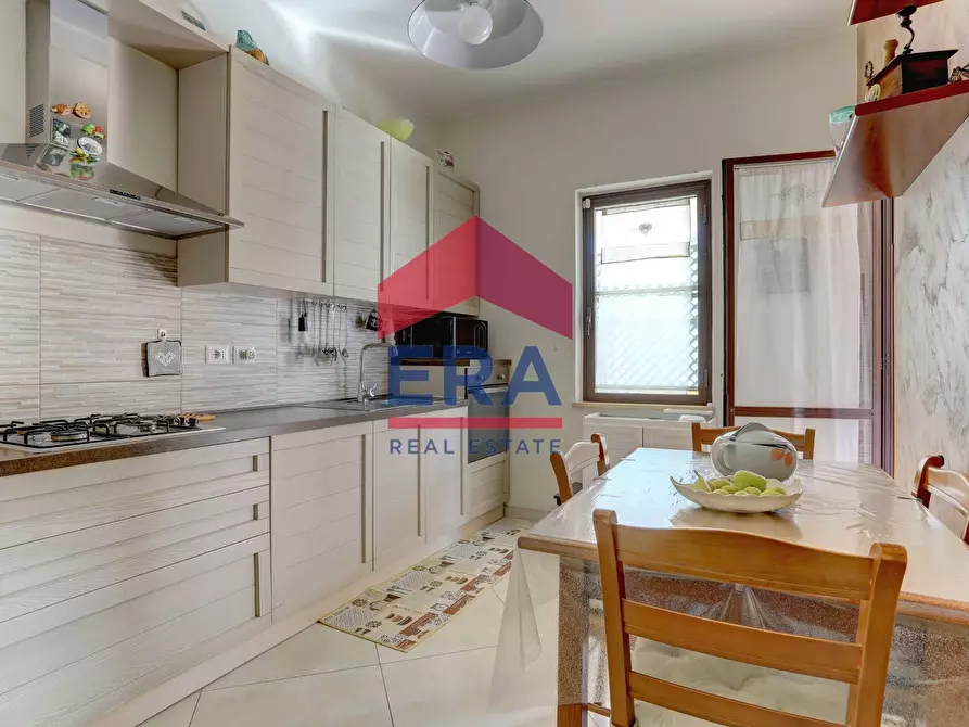 Immagine 10 di Villa in vendita  in Via Garigliano 42 a Ardea