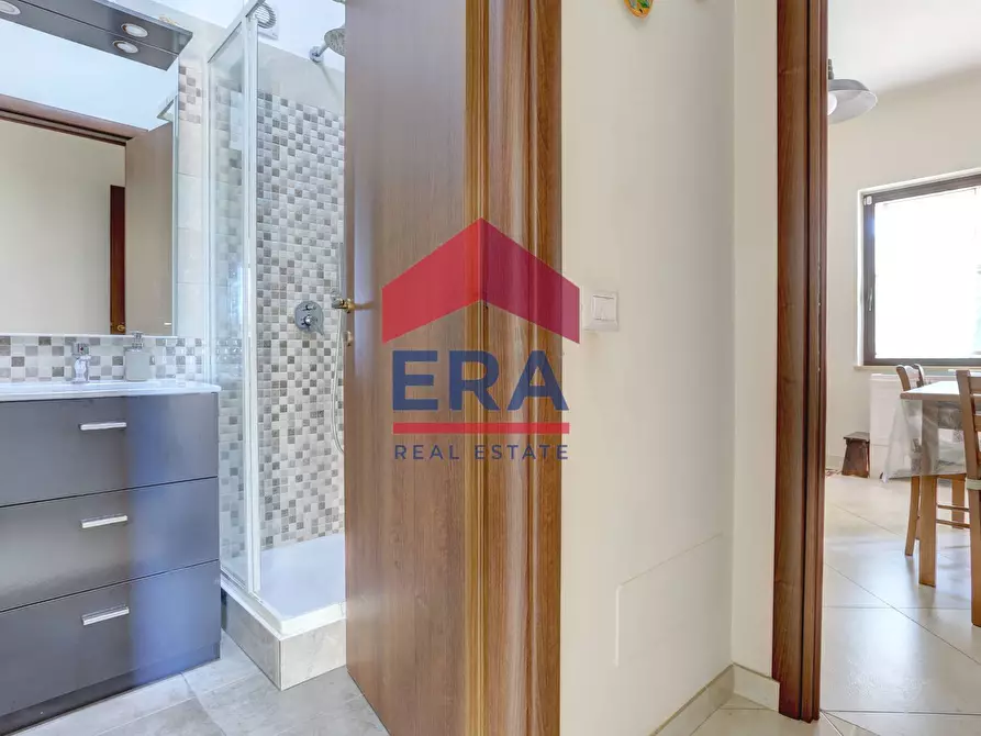 Immagine 11 di Villa in vendita  in Via Garigliano 42 a Ardea