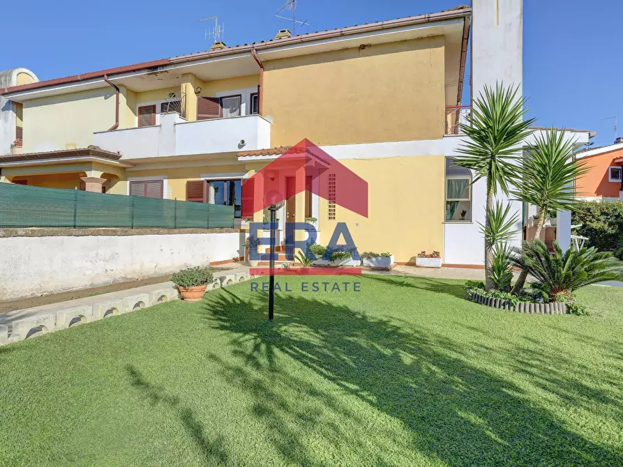 casa indipendente in vendita ad Ardea in zona Marina di Ardea
