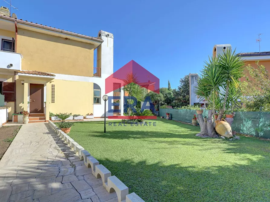 Immagine 2 di Villa in vendita  in Via Garigliano 42 a Ardea